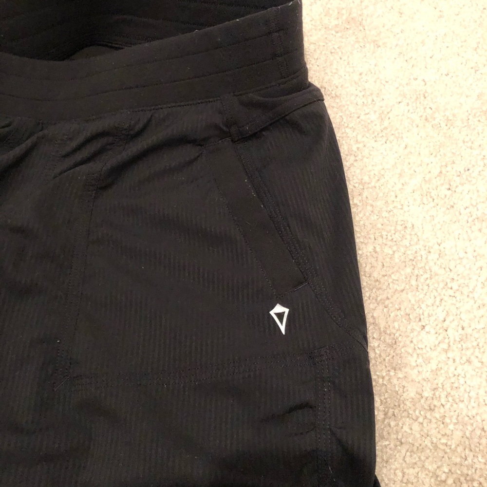 Cropped Studio Pants - Picture 3 of 4